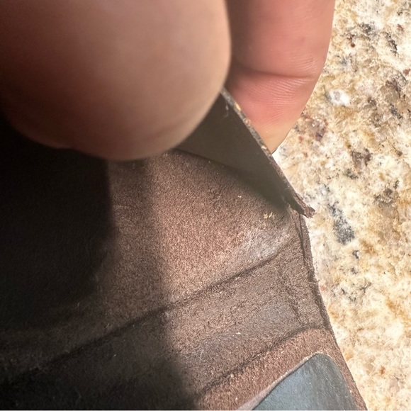 2 Louis Vuitton X iPhone Folio Cases - Picture 8 of 13